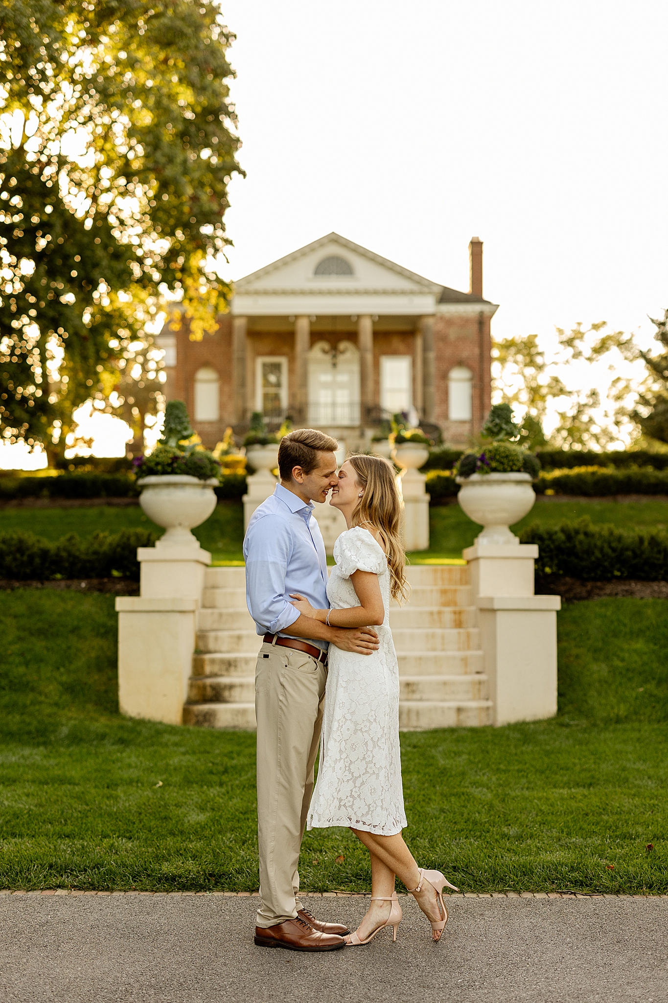 Kate & Brian's fall Cantigny engagement photos in Wheaton, Illinois with Chicagoland wedding photographer Jillian Photography.