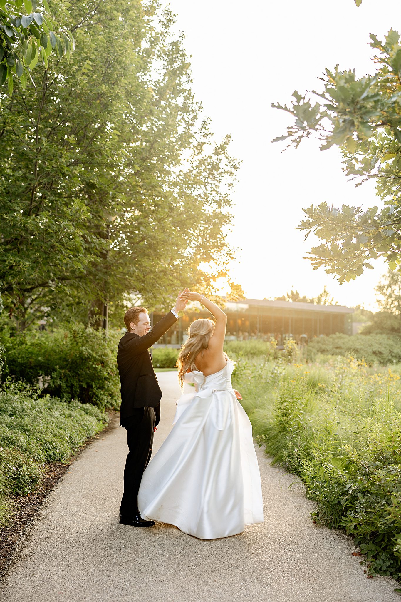 Summer Morton Arboretum wedding day in Lisle, Illinois with Chicagoland wedding photographer Jillian Photography.