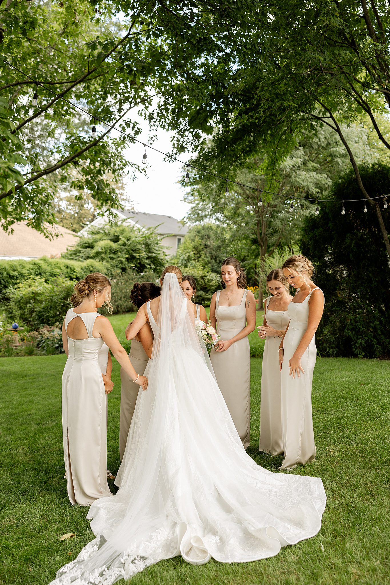 Oak Brook Hills Resort wedding day in Oak Brook, Illinois with Chicagoland wedding photographer Jillian Photography.