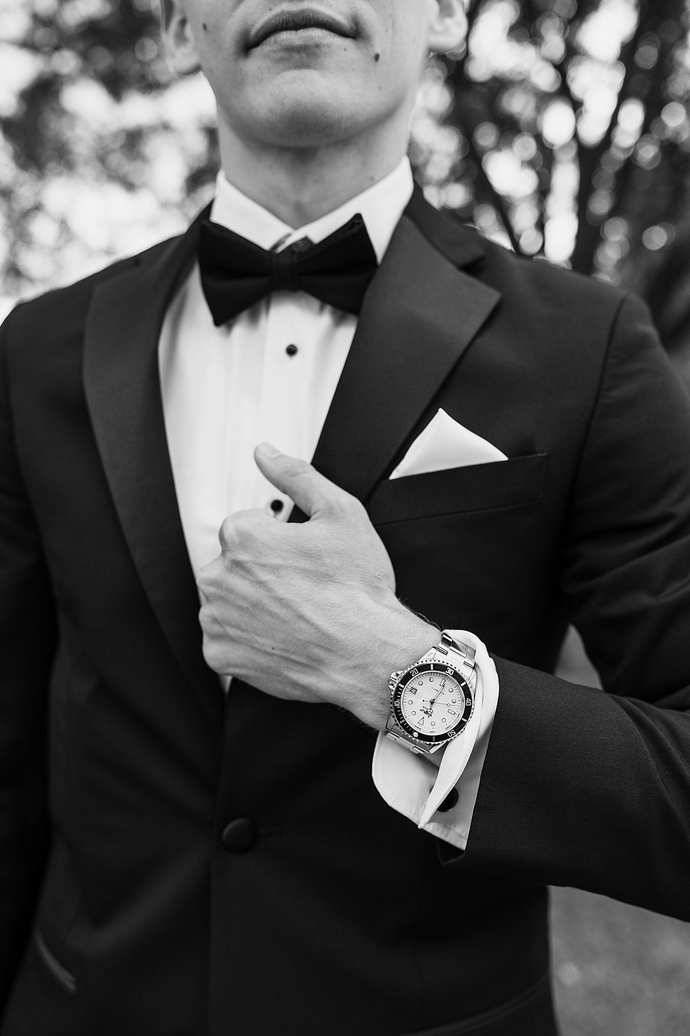 Oak Brook Hills Resort wedding day in Oak Brook, Illinois with Chicagoland wedding photographer Jillian Photography.