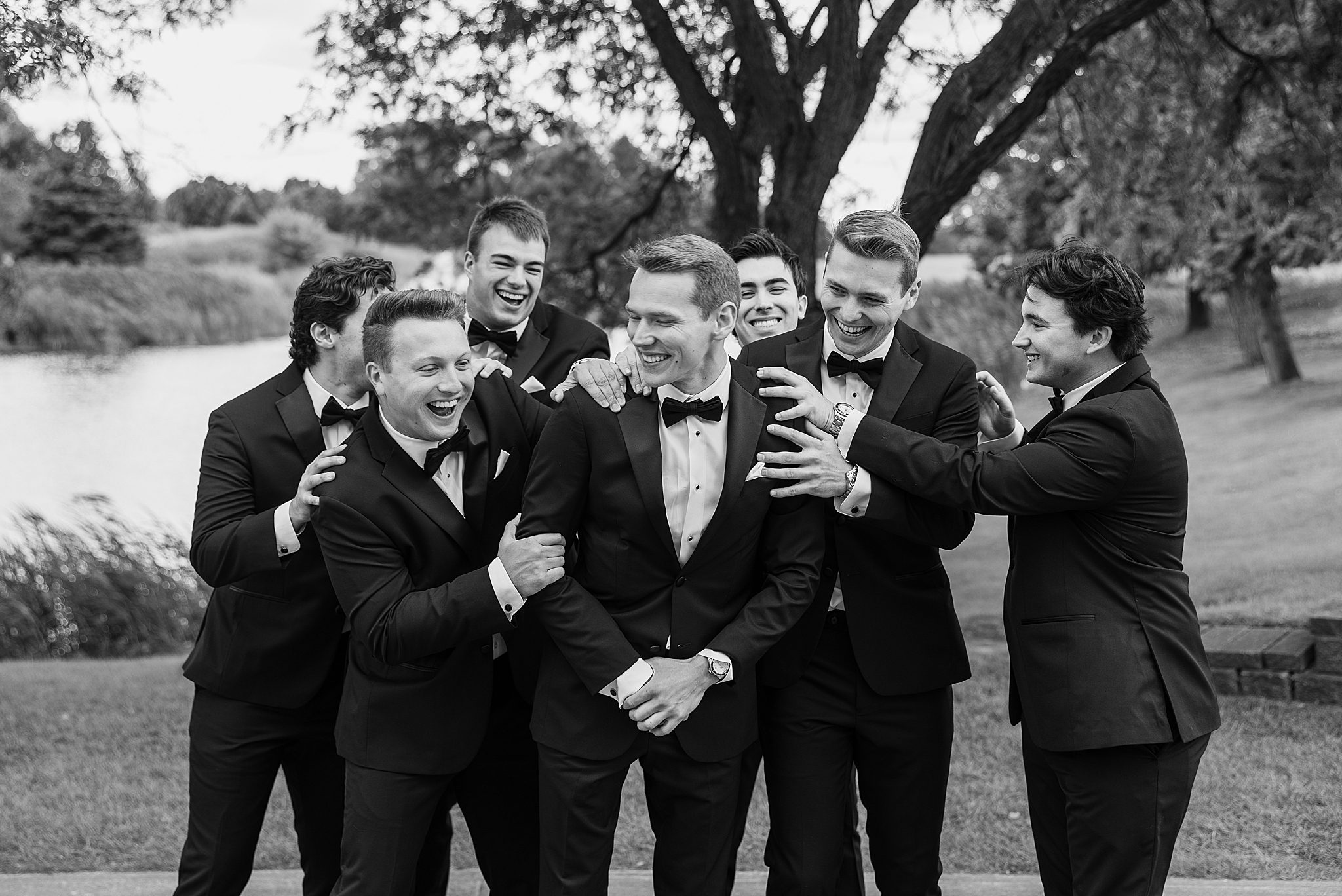 Oak Brook Hills Resort wedding day in Oak Brook, Illinois with Chicagoland wedding photographer Jillian Photography.