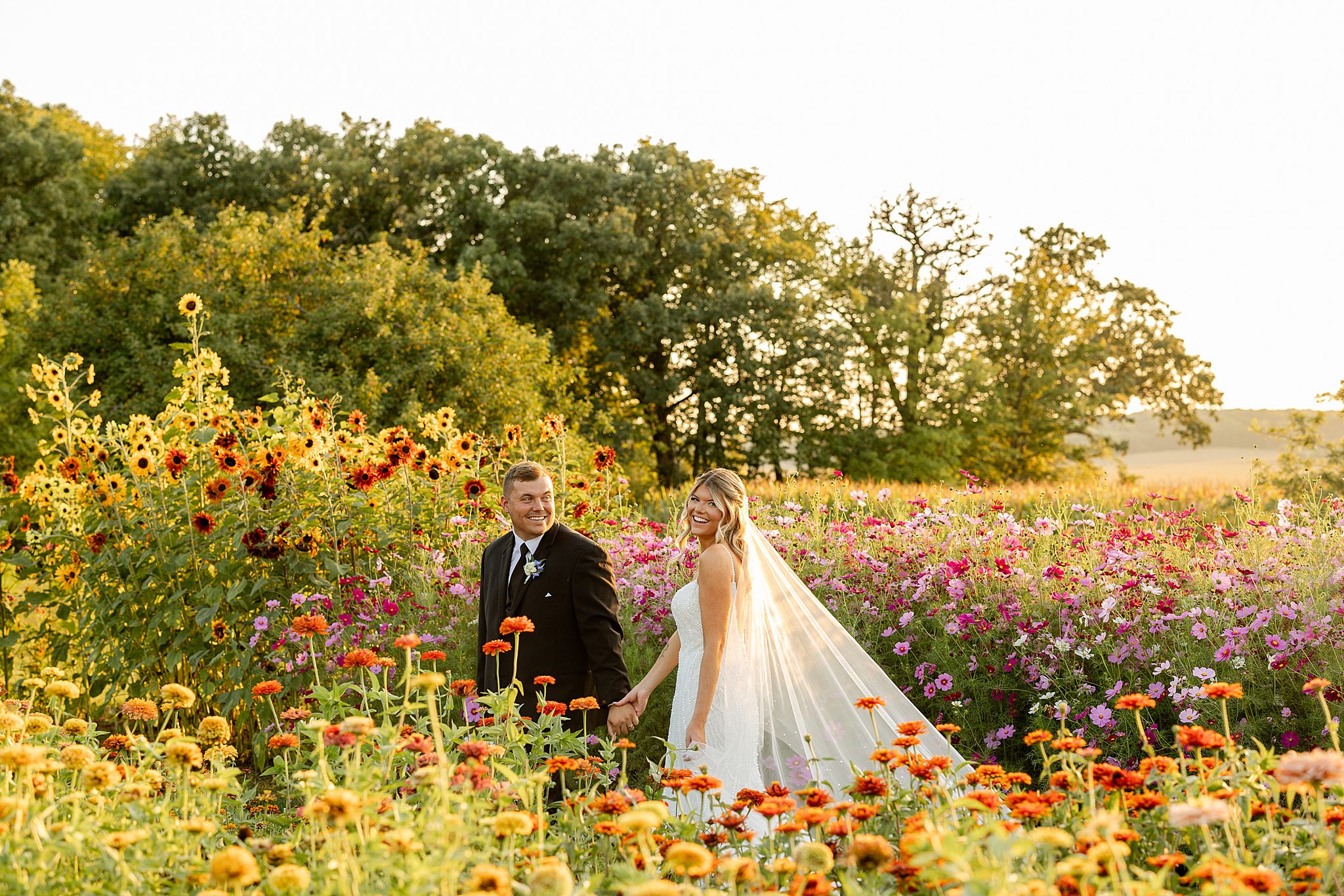 September Venue 5126 wedding day in Oswego, Illinois with Chicagoland wedding photographer Jillian Photography.