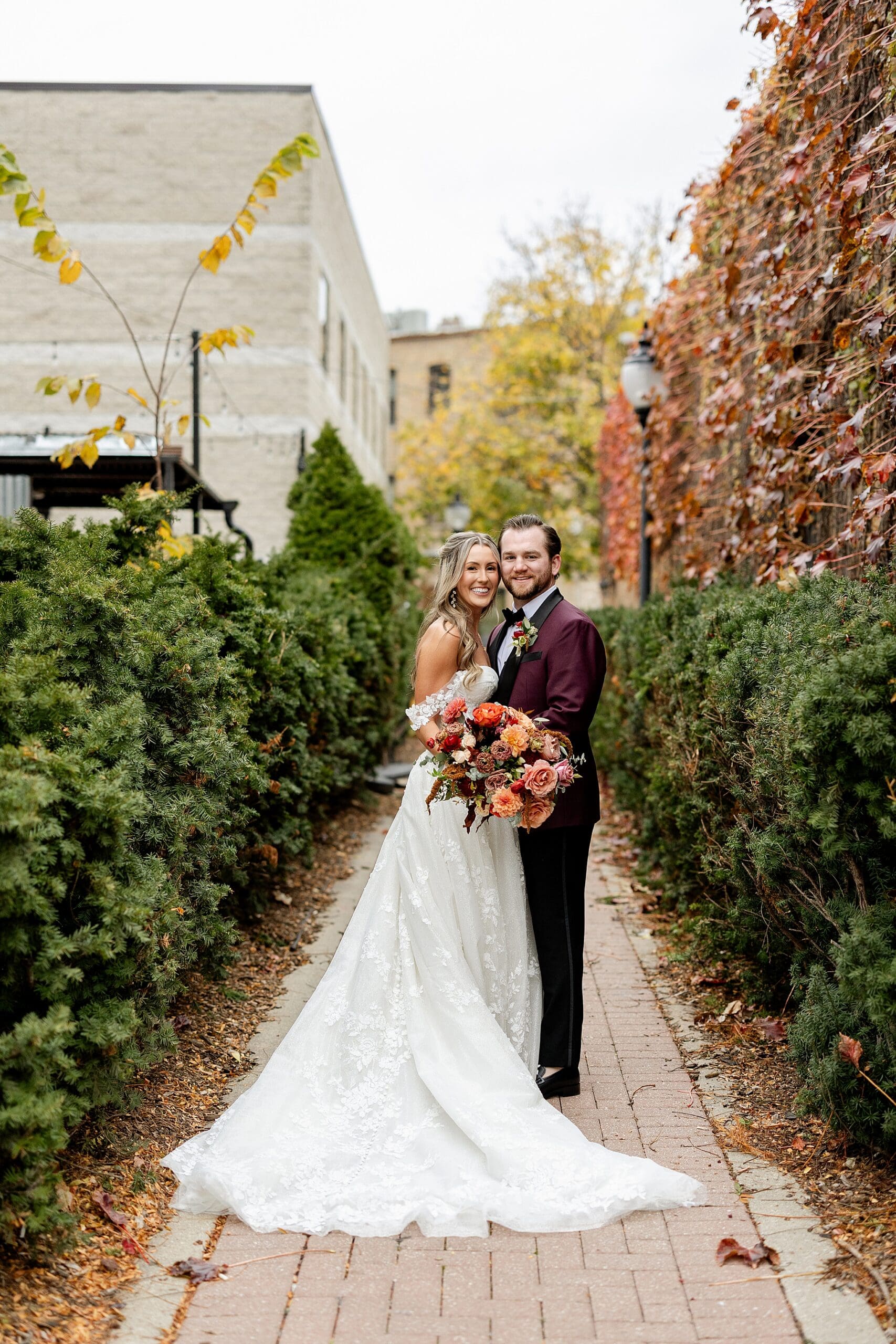 Fall Metropolis Ballroom wedding day in Arlington Heights, Illinois with Chicagoland wedding photographer Jillian Photography.