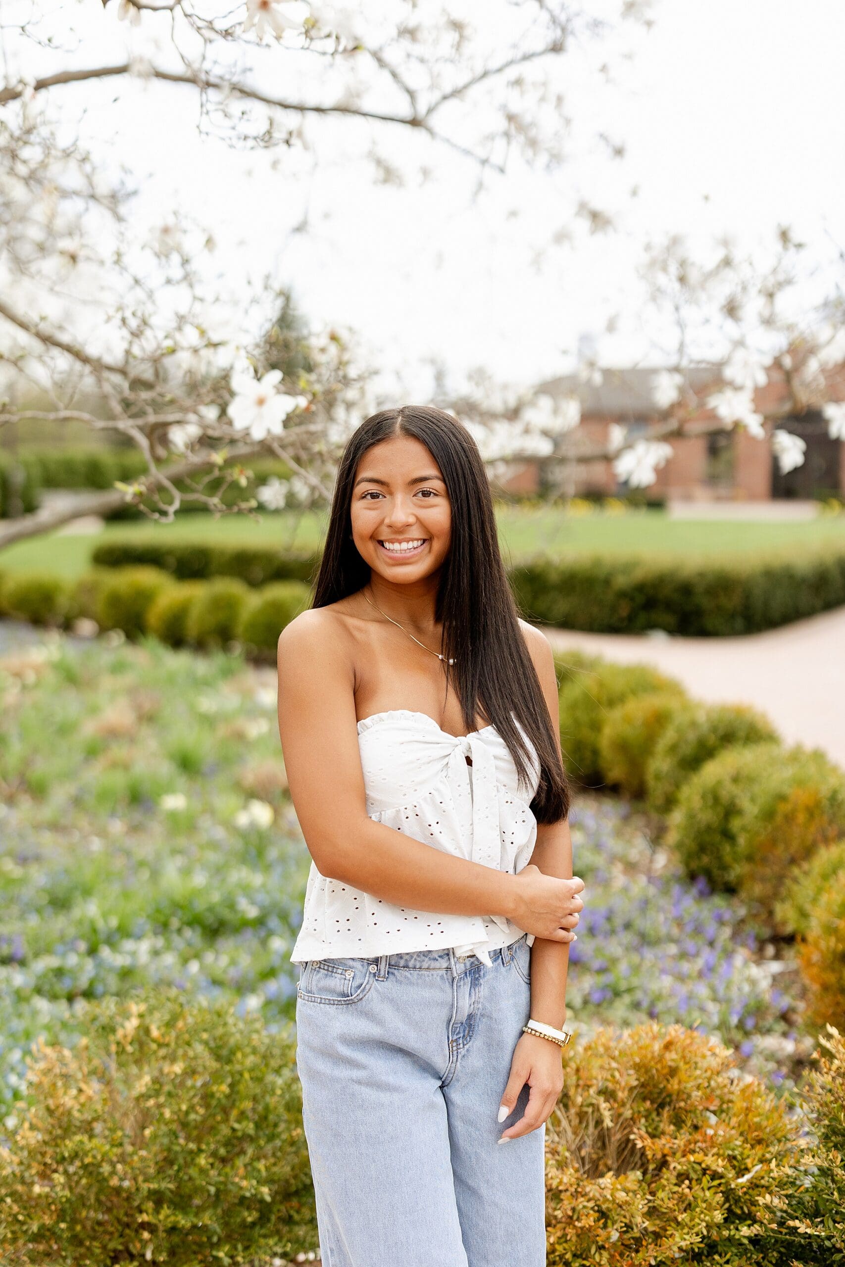 Spring Cantigny Park senior photos + inspiration for your Cantigny senior photos with Chicagoland senior photographer Jillian Photography.