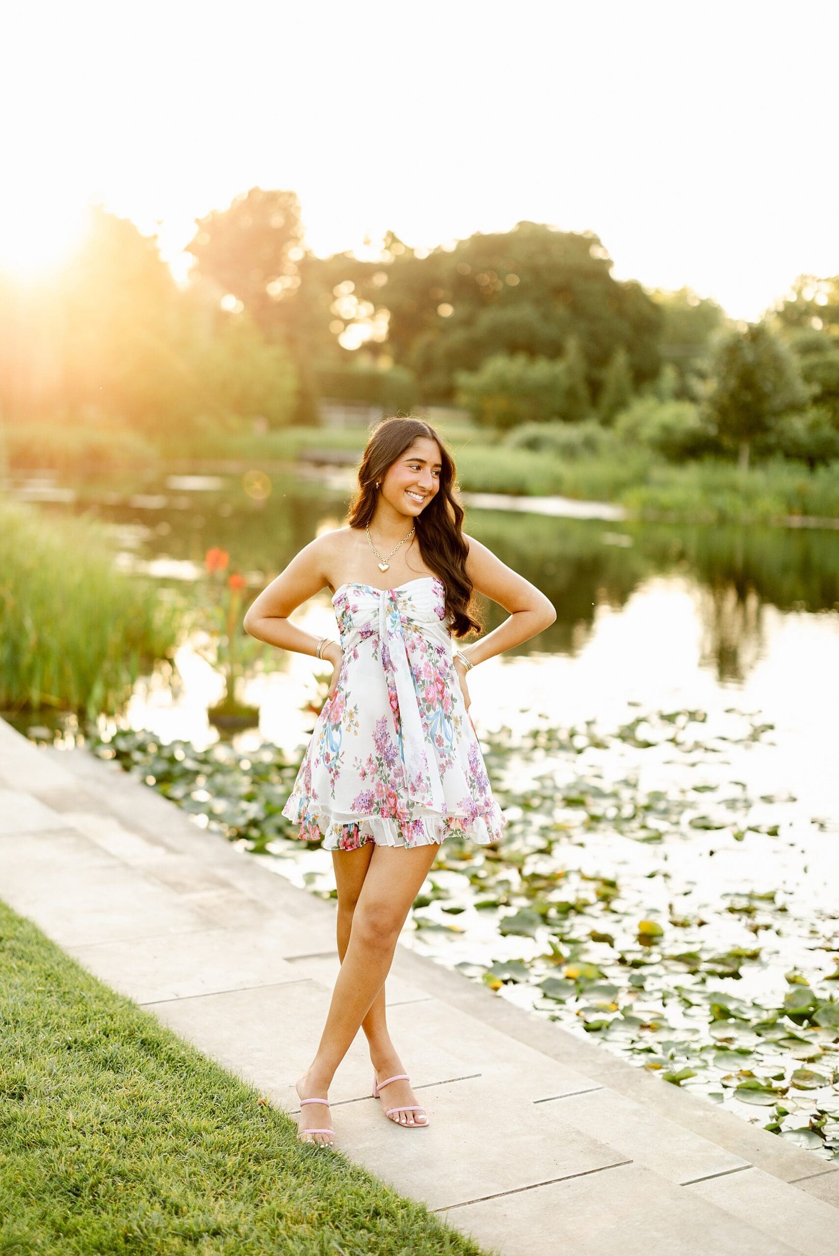 Naiyomi’s summer senior photos at Cantigny Park in Wheaton, Illinois, capture the warmth, blooms, and confidence of this beautiful Class of 2027 senior session.