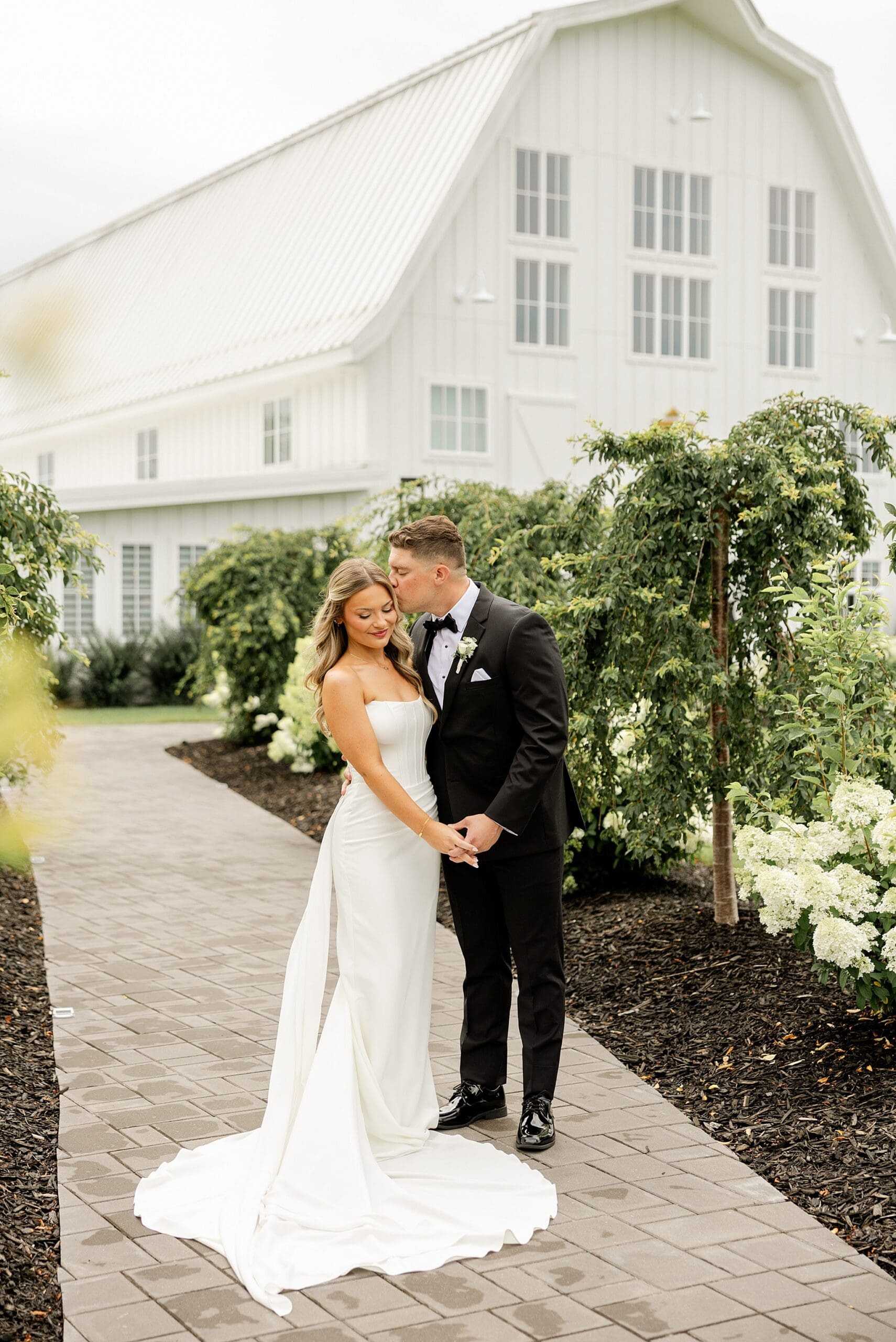 A joyful summer wedding at Etre Farms celebrating Haley & Gio, their love, their people, and plenty of unforgettable moments.