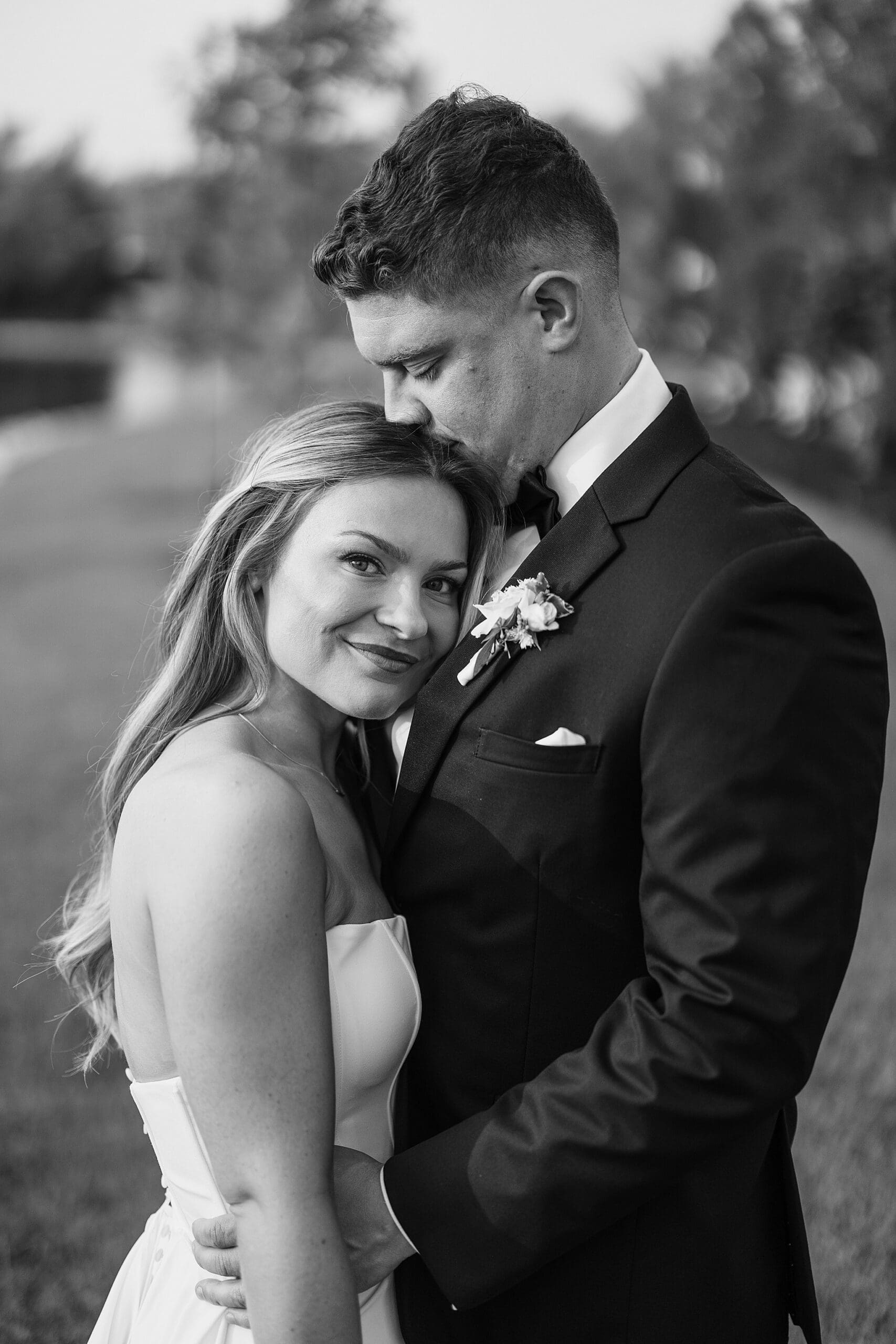 A joyful summer wedding at Etre Farms celebrating Haley & Gio, their love, their people, and plenty of unforgettable moments.
