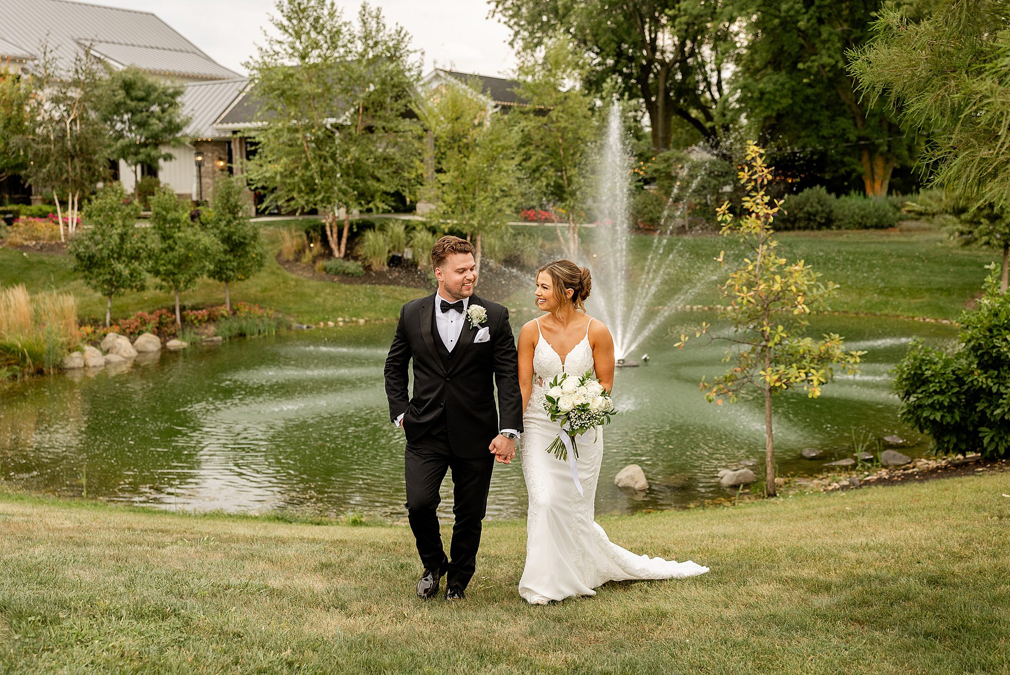 The Farmhouse Plainfield wedding day in Plainfield, Illinois with Chicagoland wedding photographer Jillian Photography.